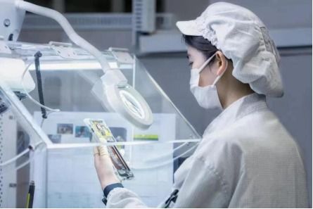 荣耀首家自行投资建设工厂开放,探索 中国智造 发展新路径